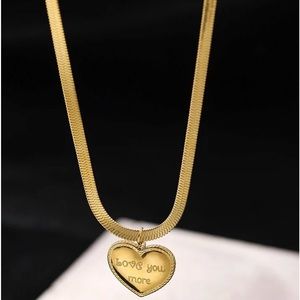 ❤️❤️❤️VALENTINE GIFT ❤️❤️❤️LOVE YOU MORE stainless steel love heart necklace.